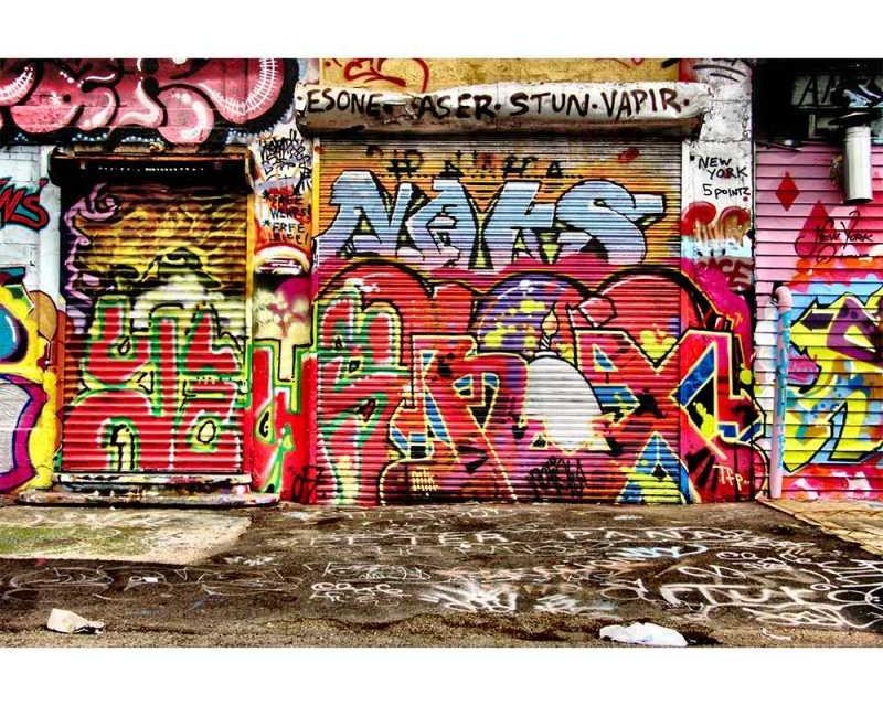 Fototapeta na zeď Ulice s graffiti | MS-5-0321 | 375x250 cm - Fototapety
